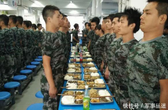 特种兵不仅做事效率高,吃饭速度也不是一般人