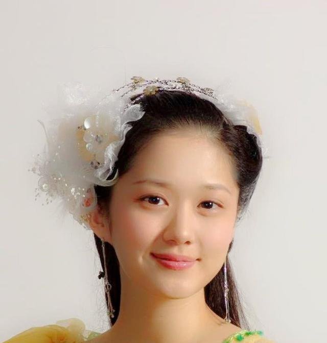 演古装剧的韩国女星,两个成了中国媳妇,一个怀