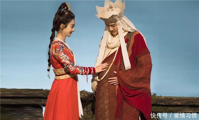 网友将赵丽颖和冯绍峰的照片合成后,惊呆了,这