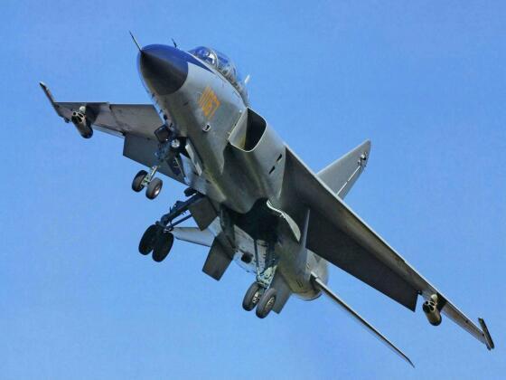 歼轰7共造了多少架?气动设计简洁大气 航程远