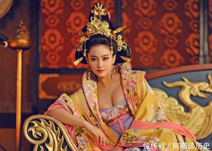 皇帝想要占有儿媳, 儿子同意后, 不过提出一个要求非常的羞耻!