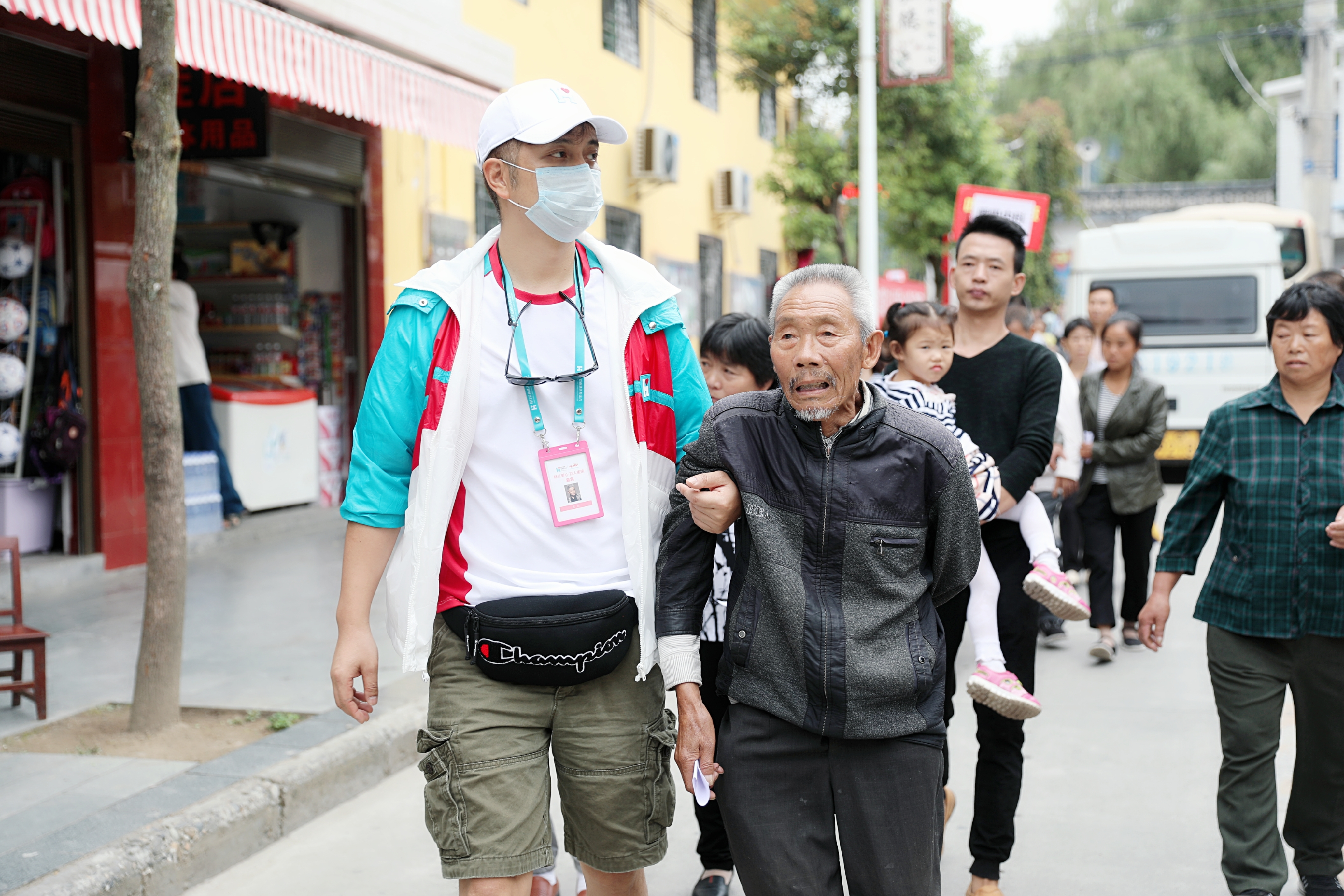 吉杰助阵韩红爱心援陕行动 心系公益身体力行