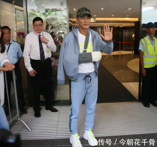 任达华被刺后,林心如出行带三位专业保镖,直行不转弯通通得让路 澳门赌博注册