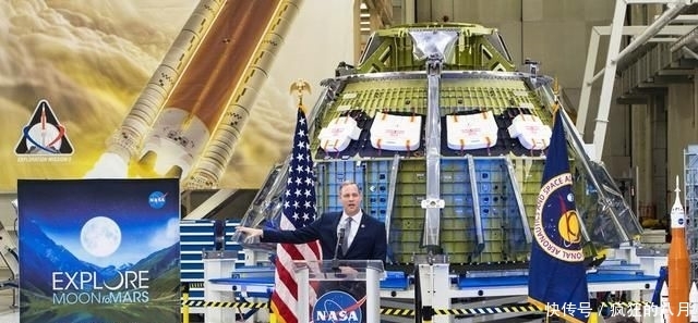 美国飞船回地球