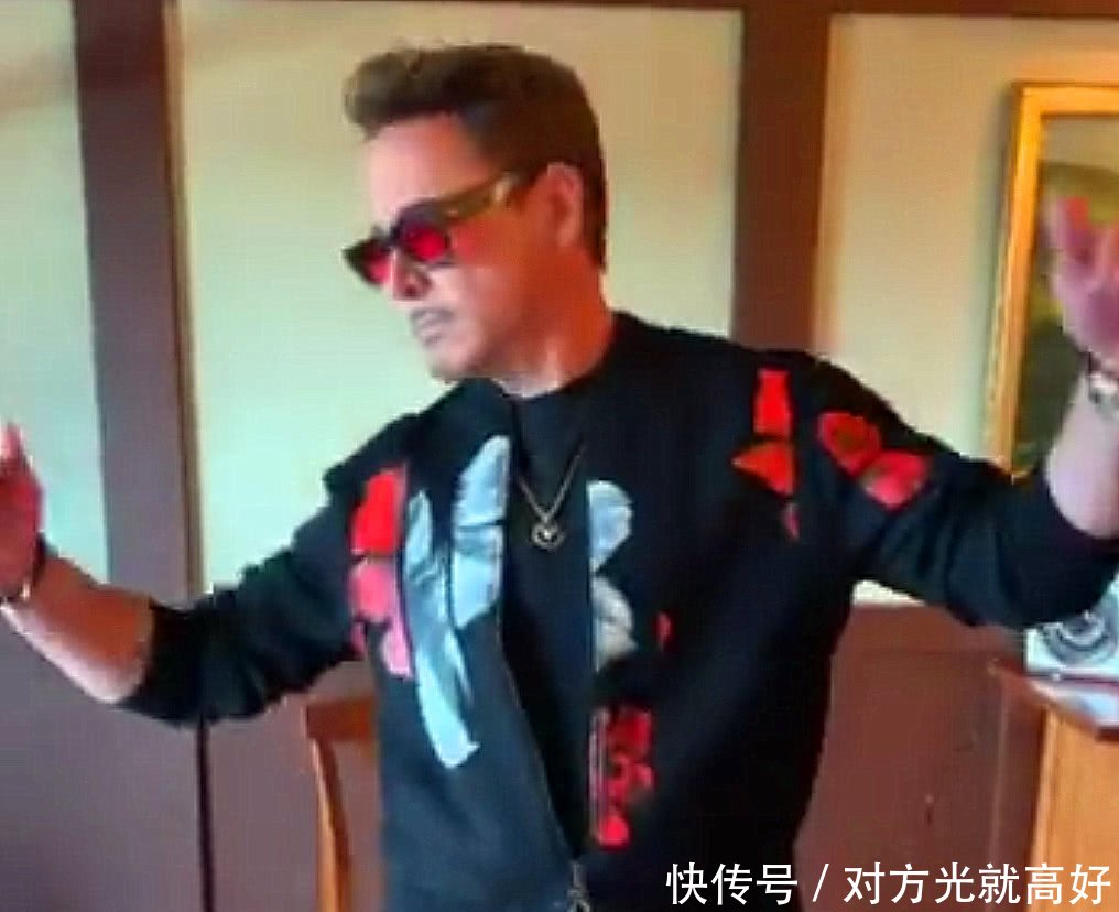 《复联4》宣传活动开始,钢铁侠扮演者发布尬舞