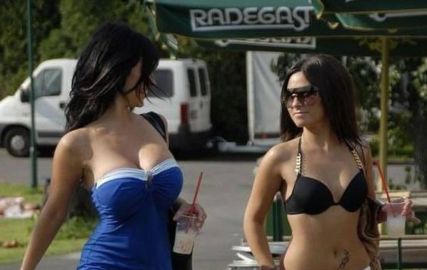 俄罗斯美女泛滥, 去旅游最好选择夏天, 不然就吃大亏了！