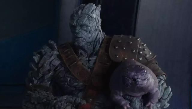 《复联4》15分钟新片段曝光,星云抱起了熟睡的