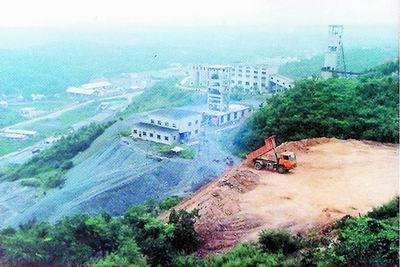 简介 围山银矿遗址位于桐柏县朱庄乡围山村,至今周围仍有银矿开采