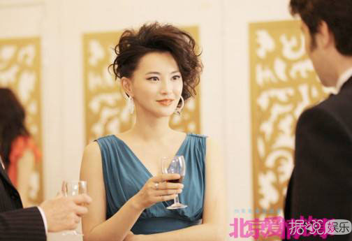 说高云翔有桃花劫，黄晓明有财务危机，这位女神婆什么来历？