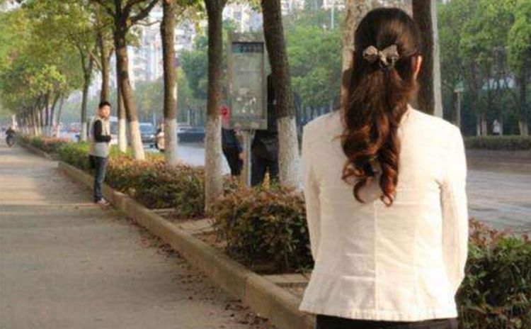 前妻意外去世,四年后去民政局再婚,儿子大喊妈,抬头一看我哭了
