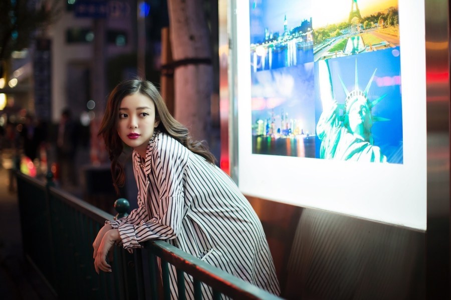 她是选秀冠军三次登上春晚，如今在网上卖衣服被骂没出息，她怒怼：没见过女性创业吗