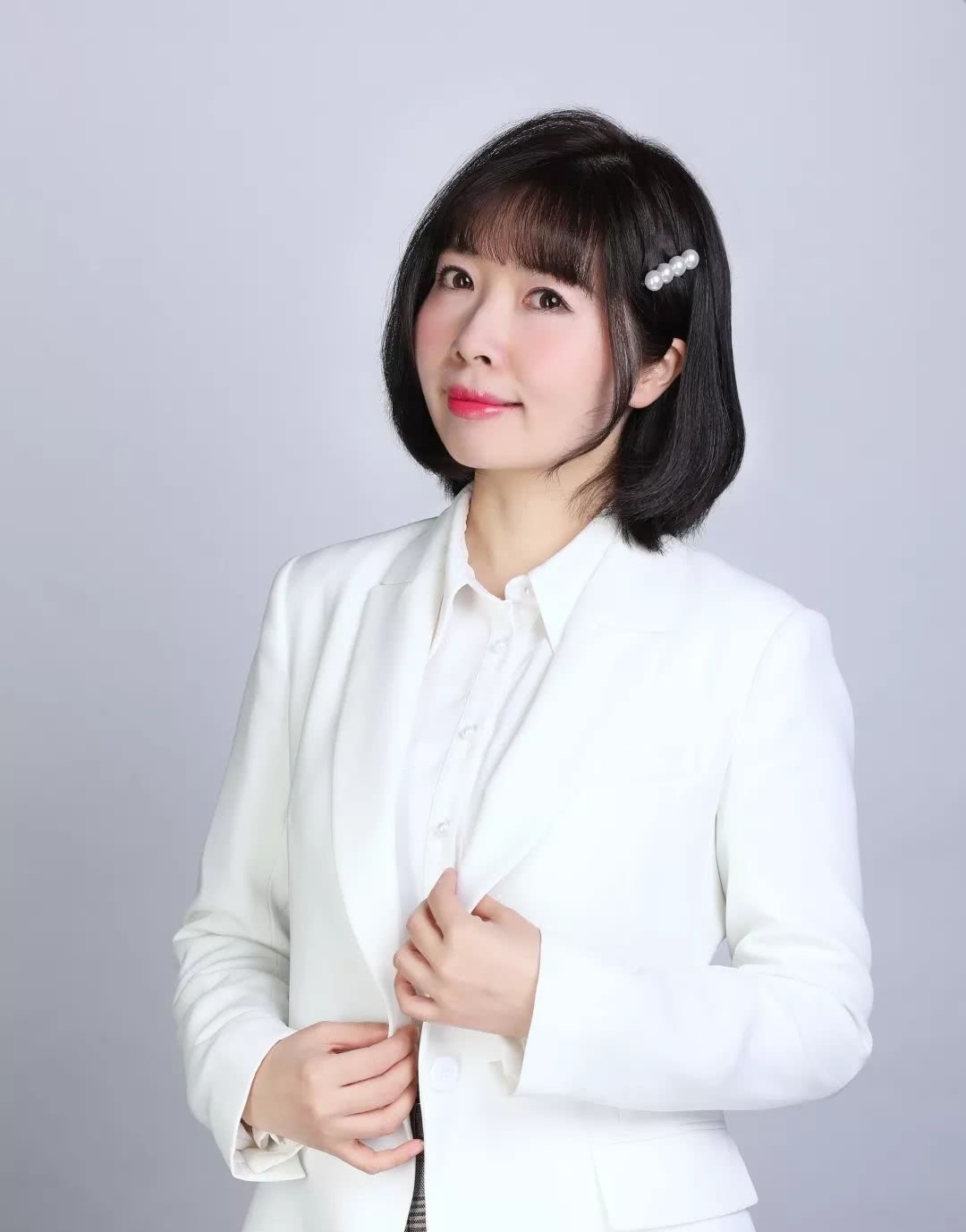 怎么当好一个合格的化妆师呢 t0165dd92dcdd908260.jpg