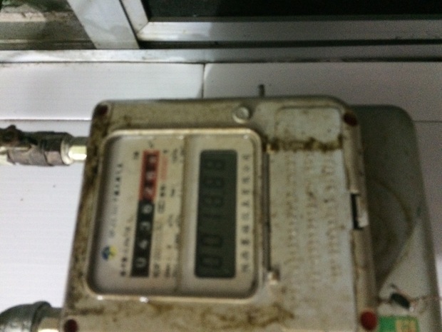 天然气有气,刚换的新电池,怎么打不着火,卡也重