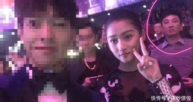 疑似关晓彤的女子在夜店喝醉被王思聪抱进厕所