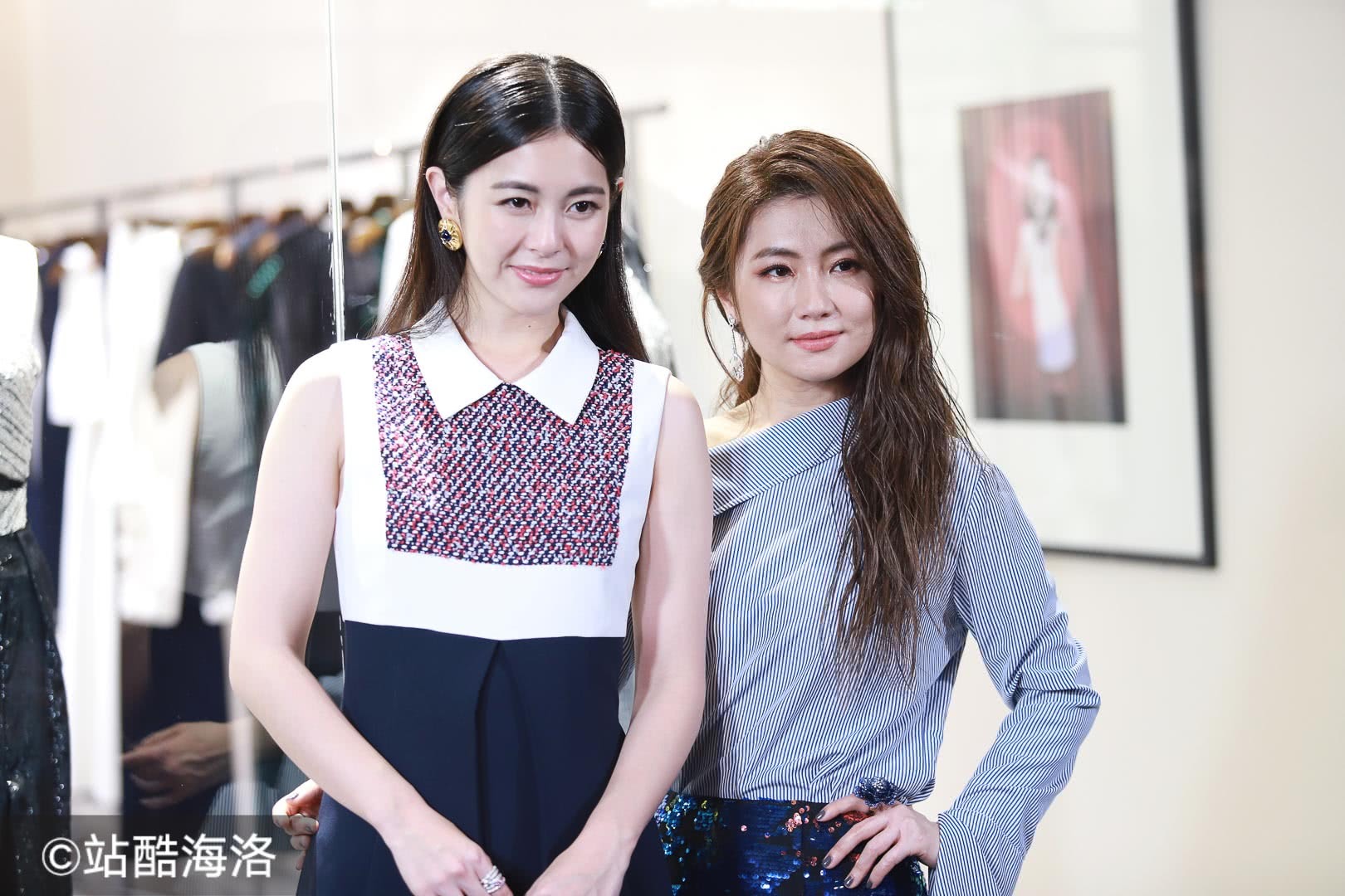 Selina经历烧伤后颜值回春与妹妹任容萱同框气