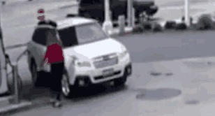 当偷车贼遇上女司机后, 网友: 宁拆十座庙, 不偷