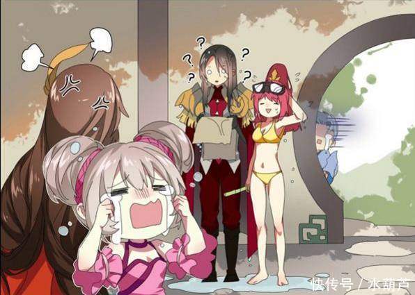 周瑜跟穿着比基尼的花木兰一同来到小乔面前,