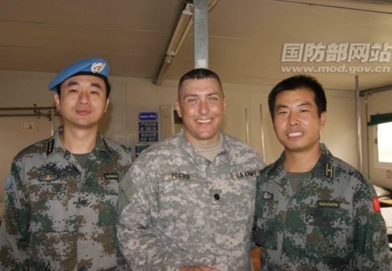 美军少校和中校军衔标识在作战服上有什么区别