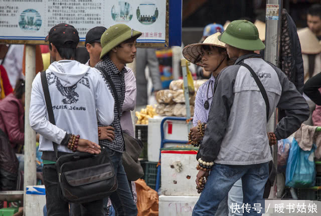 越南人:中国人再不来旅游,景区的生意怎么办?