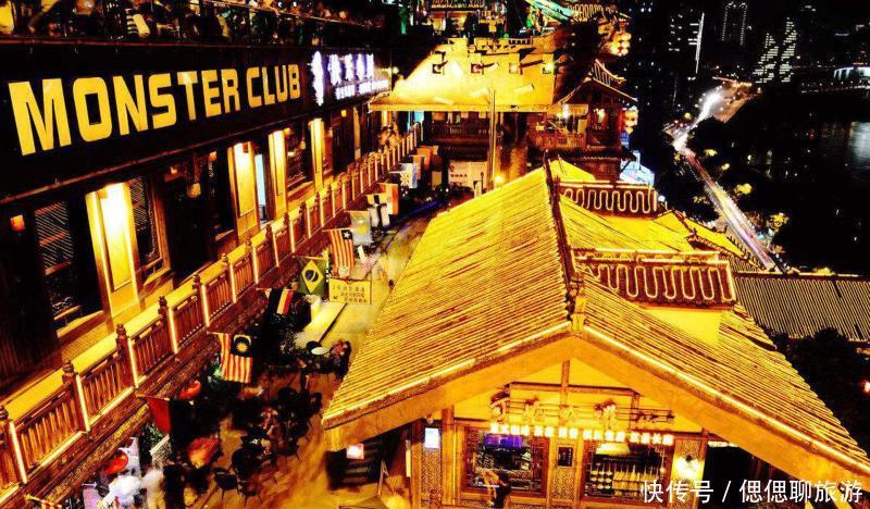 重庆人民真暖心,直接封桥让游客拍照打卡!