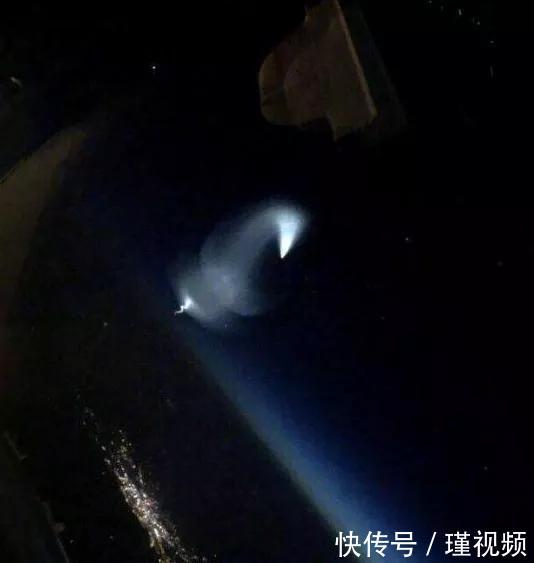 火箭发射为何会有螺旋状的烟云，像UFO？