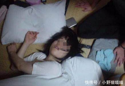 女子深夜发现屋内突然多了个“不速之客”, 男友：被碰到哪了？