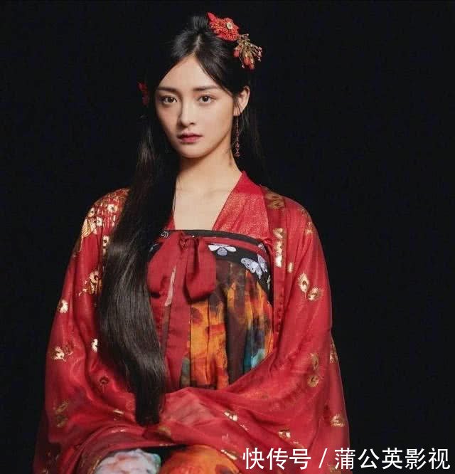 16岁周洁琼中学时素颜照与今相差大,被网友di