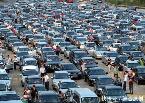 五一长假旅行人数1.5亿,但网友吐槽:工作6天拼凑周末也算长假?