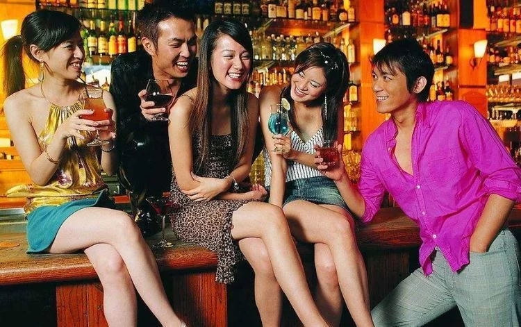 我有两套房子,婆婆让我拿出一套,婆婆一个电话,我气得直接回家 我有两套房子,婆婆让我拿出一套,婆婆一个电话,我气得直接回家