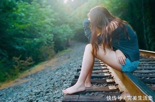 新婚夜老公去婆婆房间睡觉，第二天早上厕所看到一幕，我果断离婚