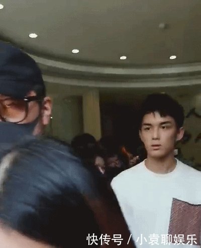 金主爸爸太宠了!吴磊还没去学校,他的大名就出