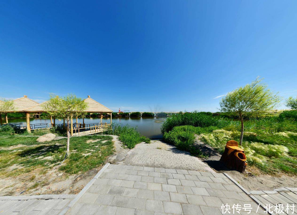 面积最大的地级行政区，相当于四省面积之和的巴音郭楞蒙古自治州