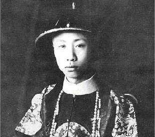 末代皇帝溥仪终身未有子嗣,而他,却为爱新觉罗