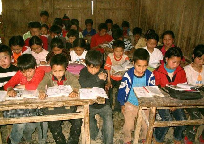 农村孩子争议话题:上大学和早早出去打工,哪个