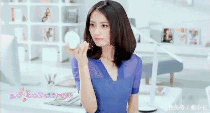 妹子的这个手势是啥意思啊 - 搞笑gif - 乱弹笑话 - powered by