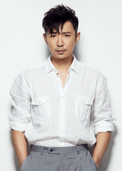 高云翔因性侵被捕一个半月,旗下艺人竟无一为