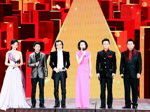 <em>李咏</em>撒贝宁为啥出局? 春晚<em>女主播</em>李思思背景揭