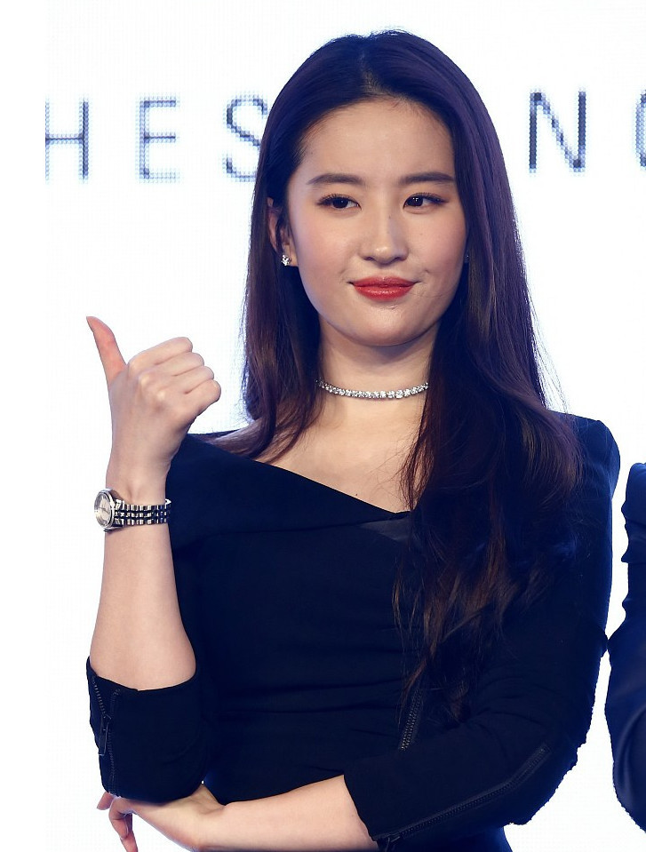 回忆杀!过儿姑姑再聚首!刘亦菲却仙气不再!