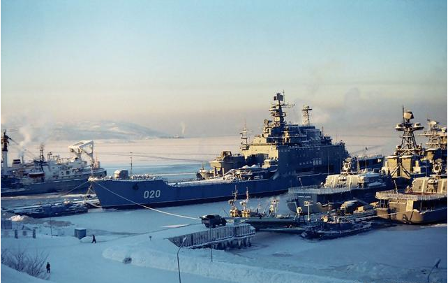 中美俄三国海军基地对比 俄港口冰天雪地 亚龙
