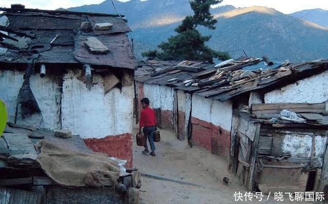 中国尼泊尔边境,当地人民生活不易,备受饥饿贫