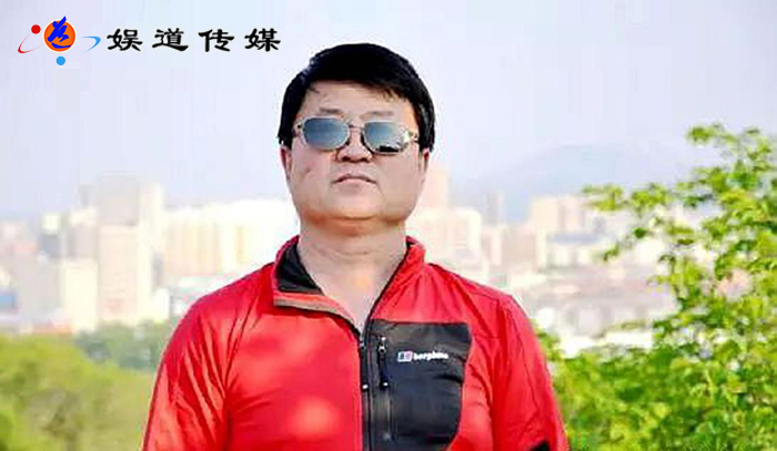 16位著名诗人献给父亲的现代诗_娱道文化传媒出品