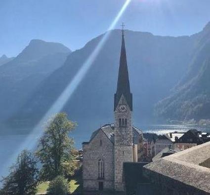 娱乐圈又一对情侣要结婚双双飞往奥地利,好友