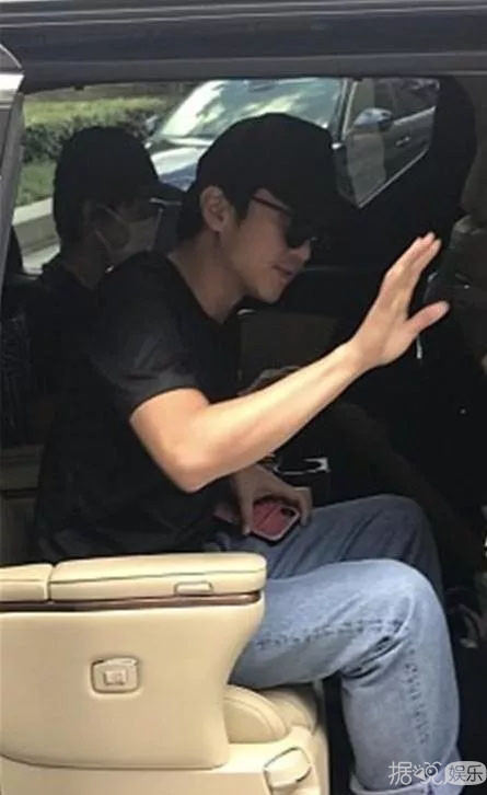张馨予上海大婚，却被邓超孙俪给抢了风头