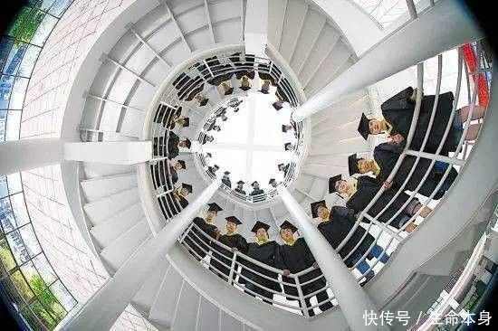 超全毕业照拍摄姿势，拍出独一无二的毕业合影