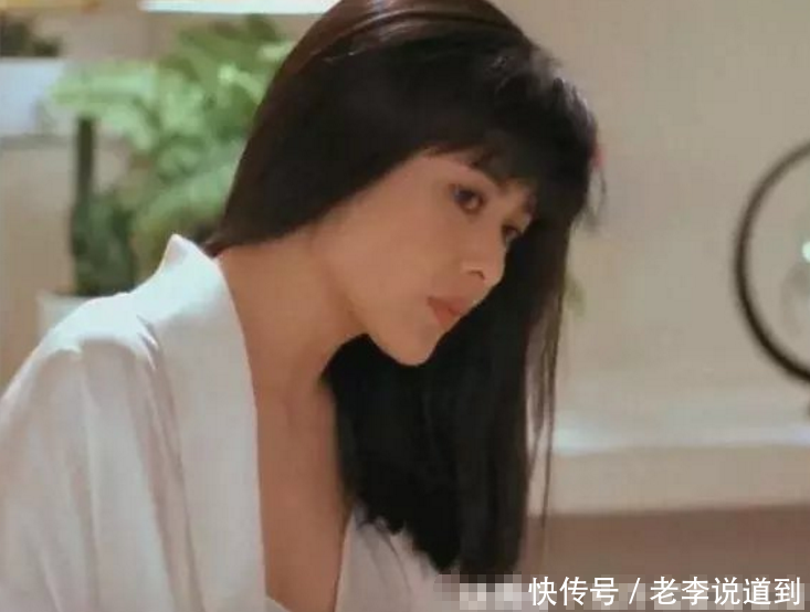 穿上美女的关之琳有多美?当年她的这一套动作睡衣自慰私密频图片