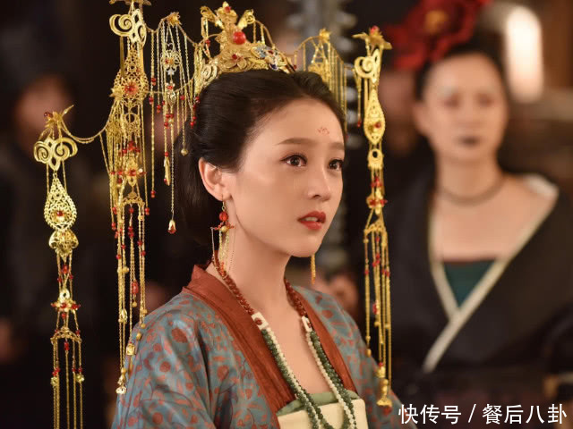 《灵魂摆渡黄泉篇》三七有四套衣服,图三最美