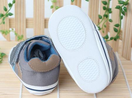 宝宝几个月可以穿软底鞋 ?宝宝选择什么样的软