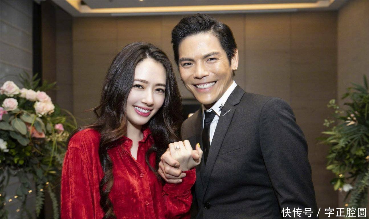 向佐求婚郭碧婷成功钻戒惹人注目,向太官宣娱