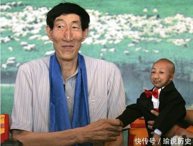 直击中国奇葩的吉尼斯纪录,千人蹲厕万人刷牙