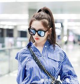 杨超越最保守的衣服,却啥也没遮住,网友不愧是